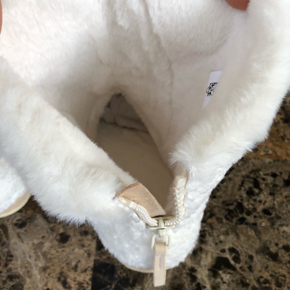 NEW TOMS Women's plush bootie slippers - Picture 7 of 10